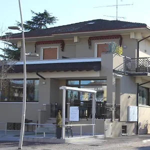 Margherita Meuble , Sirmione Italy